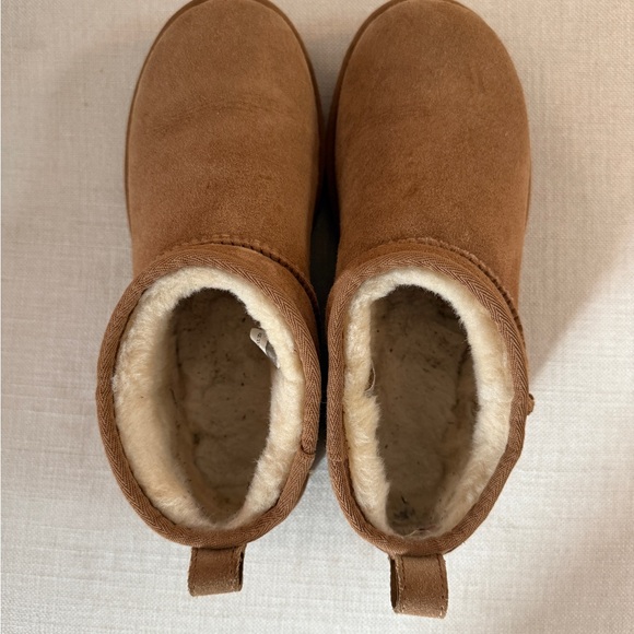 UGG Classic Ultra Mini Boots • Chestnut • Women’s Size 9 - Picture 5 of 9
